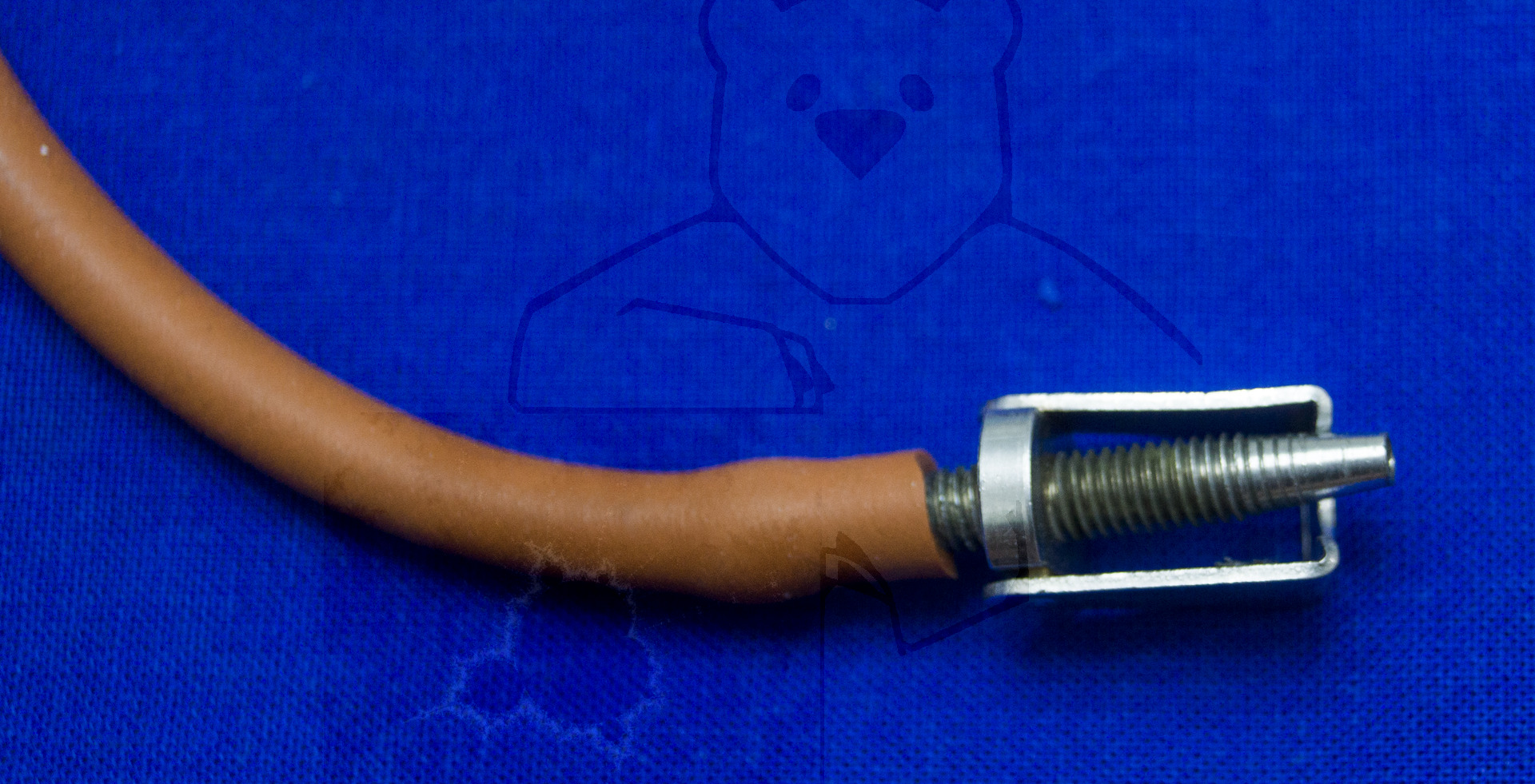 Bluttransfusion mit der Blutpumpe "Transfusex", Detailaufnahme geschlossener Kanülenansatz